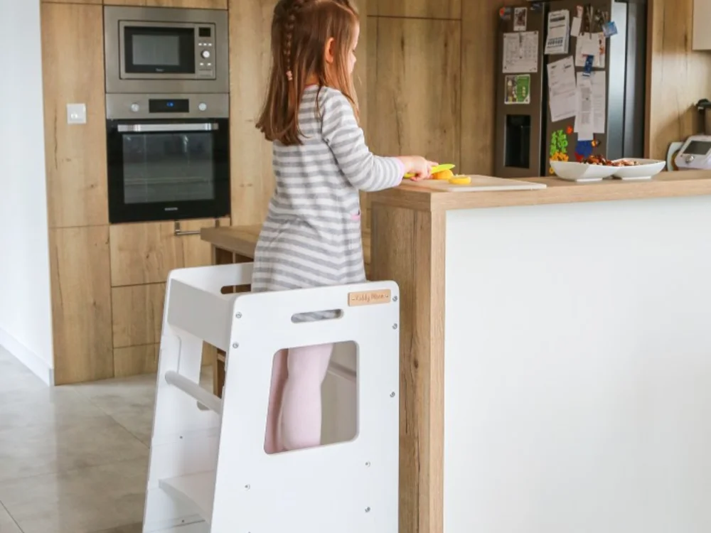 Girl at the kitchen counter