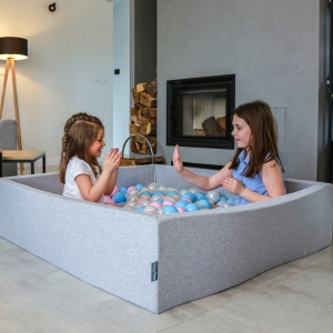 xxl ball pits with balls