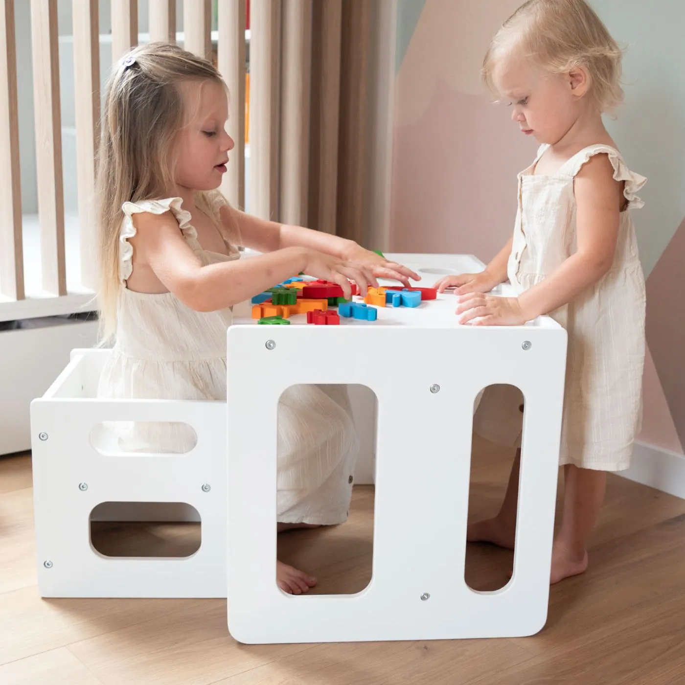 2-in-1 children's table and chair set with wooden blocks