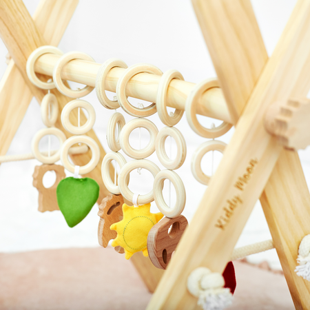 KiddyMoon Wooden Baby Gym for Newborns with Play Mat BT-001, natural/pink, UNI