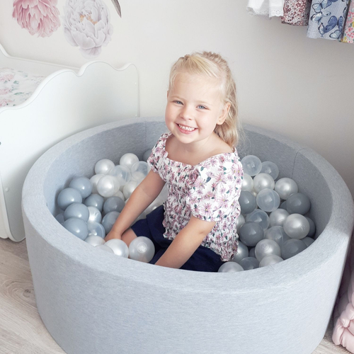 KiddyMoon Baby Foam Ball Pit with Balls ∅ 7cm / 2.75in Square Made in EU, light grey:white/grey, 90x40cm/200 balls