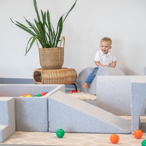 KiddyMoon Foam Playground for Kids with Square Ballpit ( ∅ 7cm/2.75In) Soft Obstacles Course and Ball Pool, Certified Made In The EU, lightgrey:yellow/green/blue/red/orange, Ballpit (200 Balls) + Version 3
