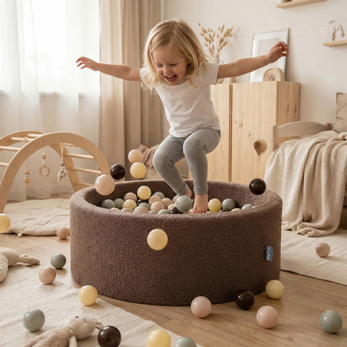 KiddyMoon Ball Pit for Baby with Teddy Plush, Large 7 cm Balls for a Fuller Ball Pit, From 8 Months, Removable Cover, Brown: Pastel Beige/GreenGrey/Pastel Yellow/Brown, 90 x 30 cm / 200 Balls