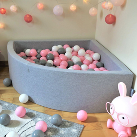KiddyMoon Soft Ball Pit Quarter Angular ∅ 7cm / 2.75In for Kids, Foam Ball Pool Baby Playballs, Made In The EU, light grey:white/grey/light pink, 90x30cm/300 balls